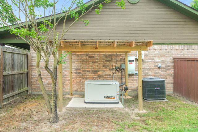 111 Dogwood Place, Van, TX 75790