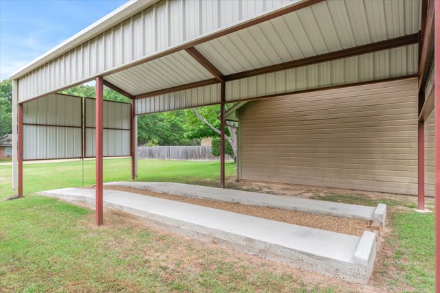 111 Dogwood Place, Van, TX 75790