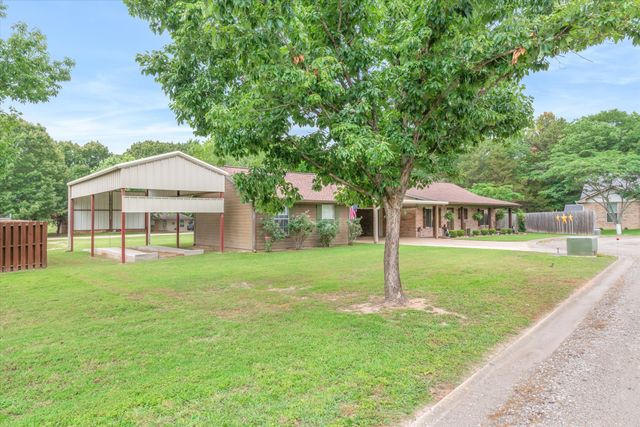 111 Dogwood Place, Van, TX 75790