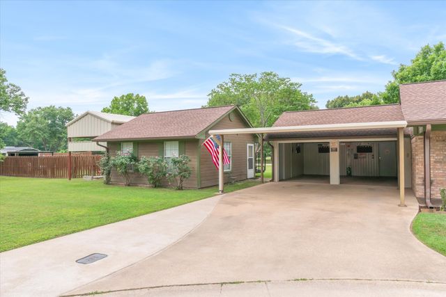 111 Dogwood Place, Van, TX 75790