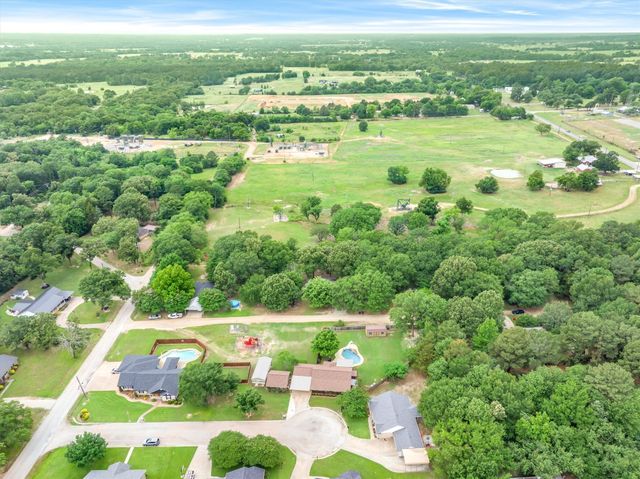 111 Dogwood Place, Van, TX 75790