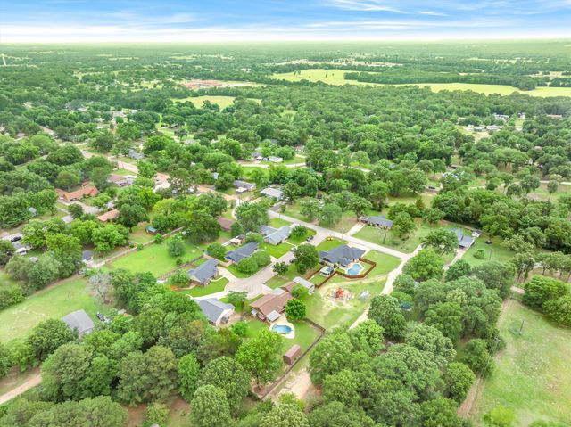111 Dogwood Place, Van, TX 75790