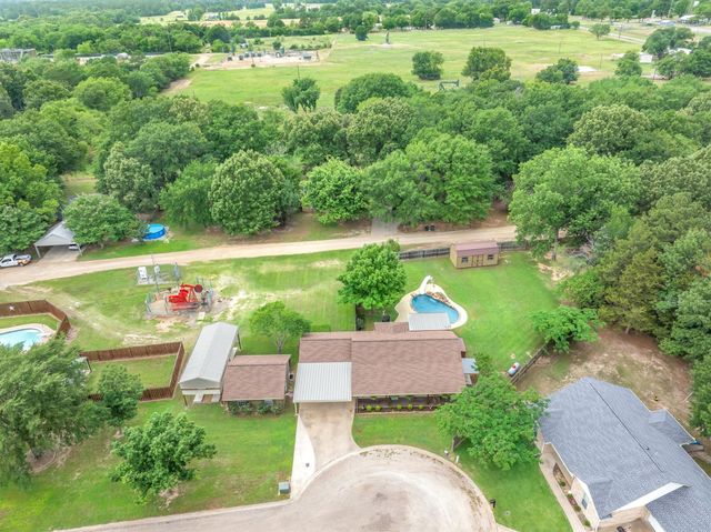 111 Dogwood Place, Van, TX 75790