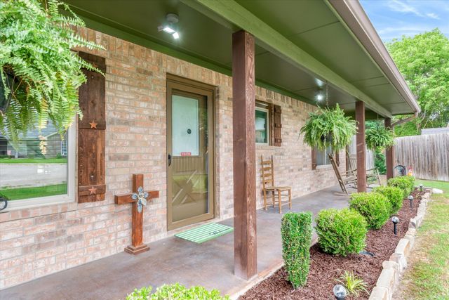 111 Dogwood Place, Van, TX 75790