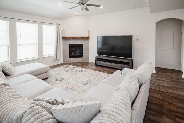 1306 Crossvine Drive, Anna, TX 75409