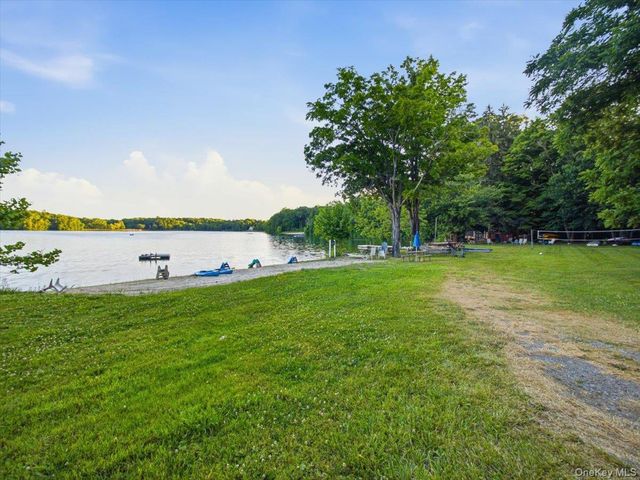 266 Sylvan Lake Rd B-19, Hopewell Junction, NY 12533