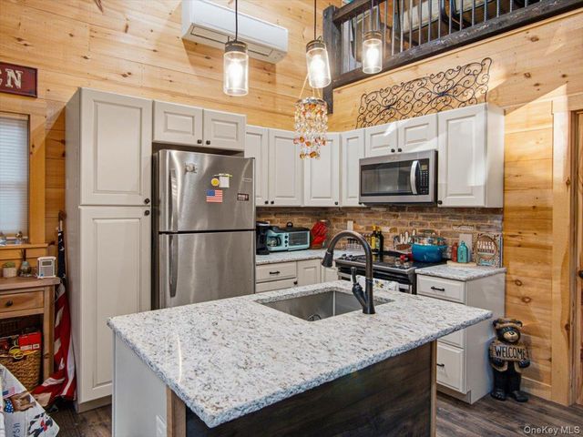 266 Sylvan Lake Rd B-19, Hopewell Junction, NY 12533