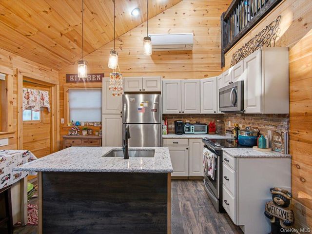 266 Sylvan Lake Rd B-19, Hopewell Junction, NY 12533
