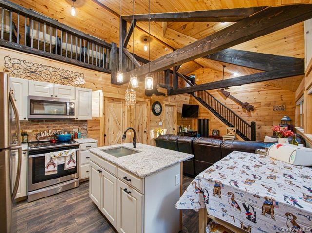 266 Sylvan Lake Rd B-19, Hopewell Junction, NY 12533