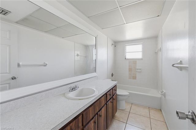 924 SE 24th AVE # A, Cape Coral, FL 33990