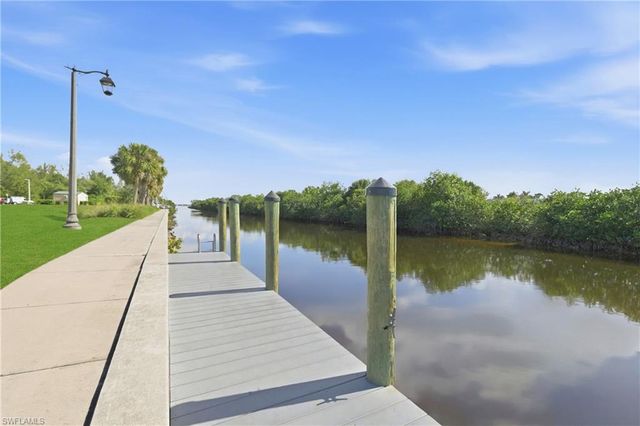 924 SE 24th AVE # A, Cape Coral, FL 33990