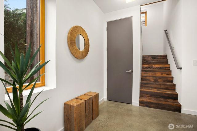 1749 NW 61st Street, Seattle, WA 98107