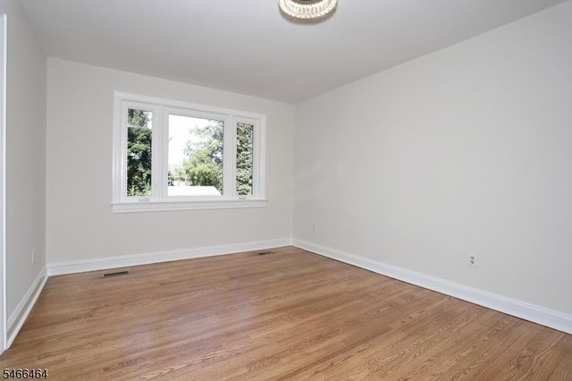 183 N Farview Ave, Paramus Boro, NJ 07652