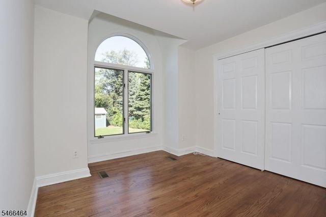 183 N Farview Ave, Paramus Boro, NJ 07652