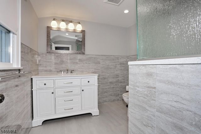 183 N Farview Ave, Paramus Boro, NJ 07652