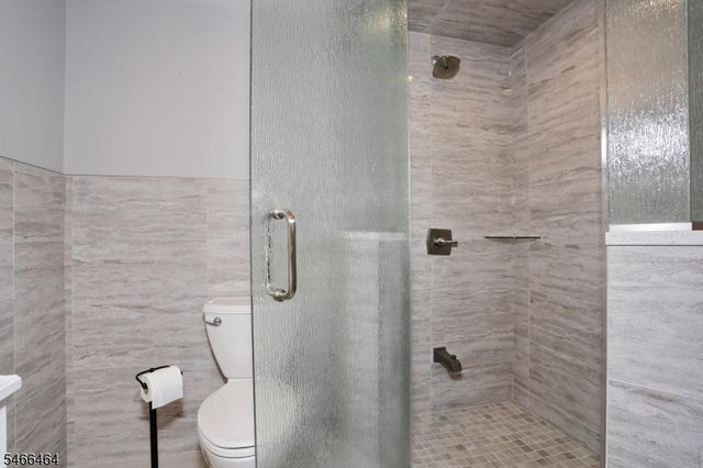 183 N Farview Ave, Paramus Boro, NJ 07652