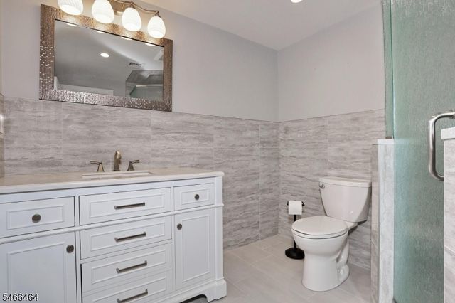 183 N Farview Ave, Paramus Boro, NJ 07652