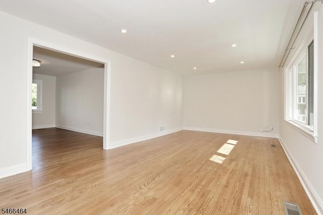 183 N Farview Ave, Paramus Boro, NJ 07652