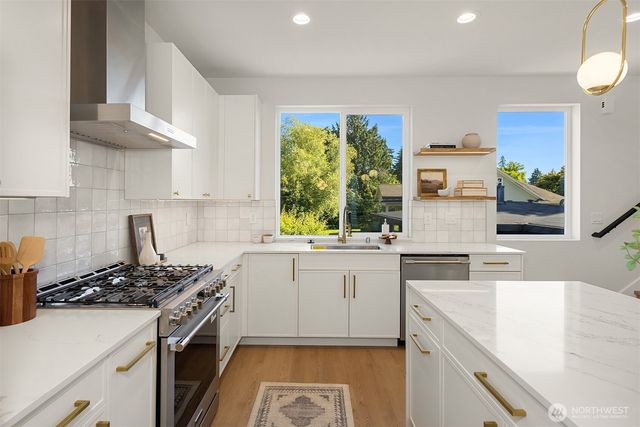 9737 12th Avenue NW, Seattle, WA 98117