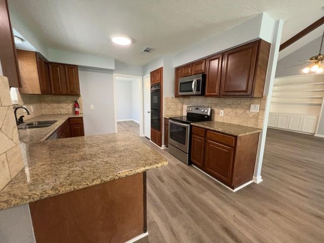 27226 Pyeatt Lane, Conroe, TX 77385