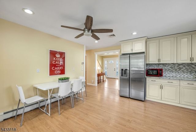 20 Riverview Cir, Little Falls Twp., NJ 07424