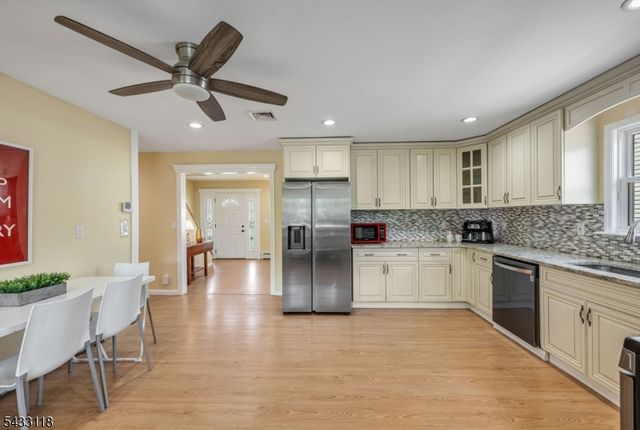 20 Riverview Cir, Little Falls Twp., NJ 07424
