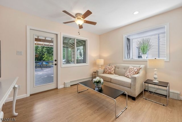 20 Riverview Cir, Little Falls Twp., NJ 07424