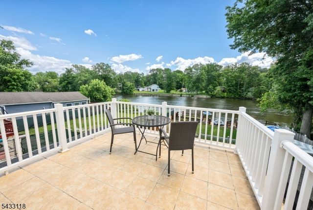 20 Riverview Cir, Little Falls Twp., NJ 07424