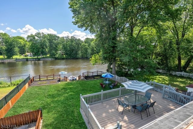 20 Riverview Cir, Little Falls Twp., NJ 07424