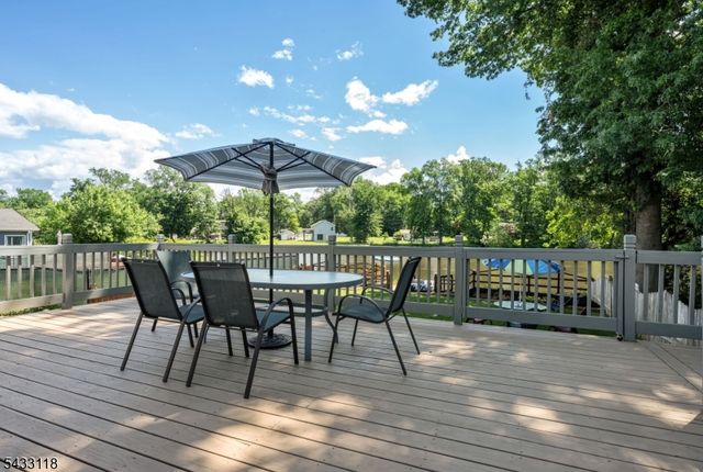 20 Riverview Cir, Little Falls Twp., NJ 07424