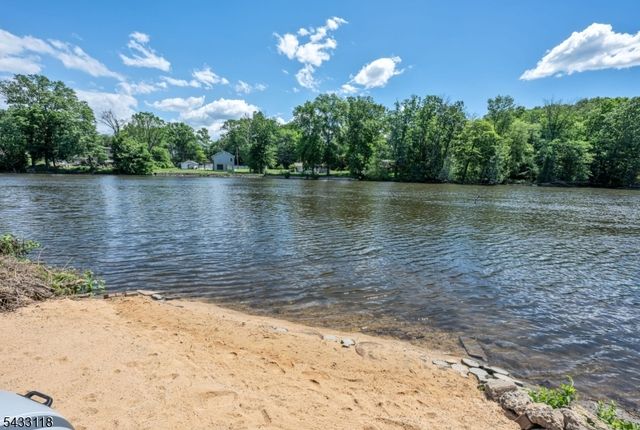 20 Riverview Cir, Little Falls Twp., NJ 07424