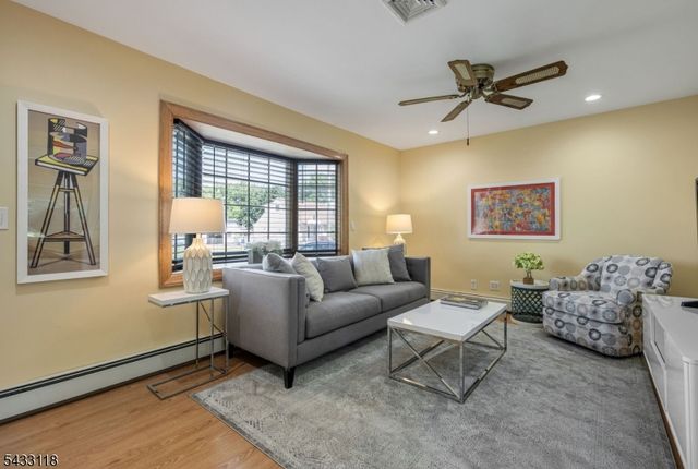 20 Riverview Cir, Little Falls Twp., NJ 07424