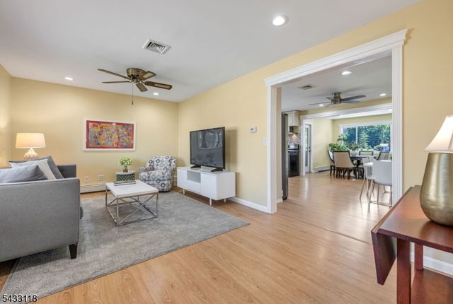 20 Riverview Cir, Little Falls Twp., NJ 07424