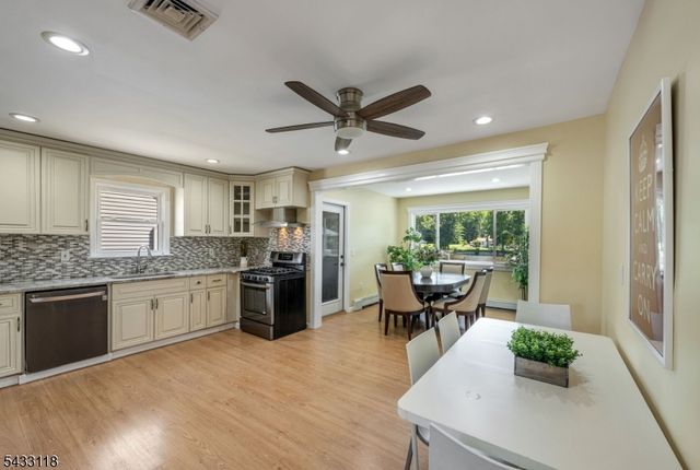 20 Riverview Cir, Little Falls Twp., NJ 07424
