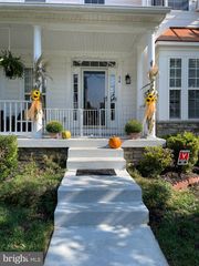 54 CHADWICK DR, Charles Town, WV 25414