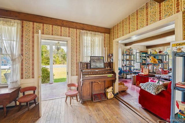 13278 9 Mile Road, South Lyon, MI 48178