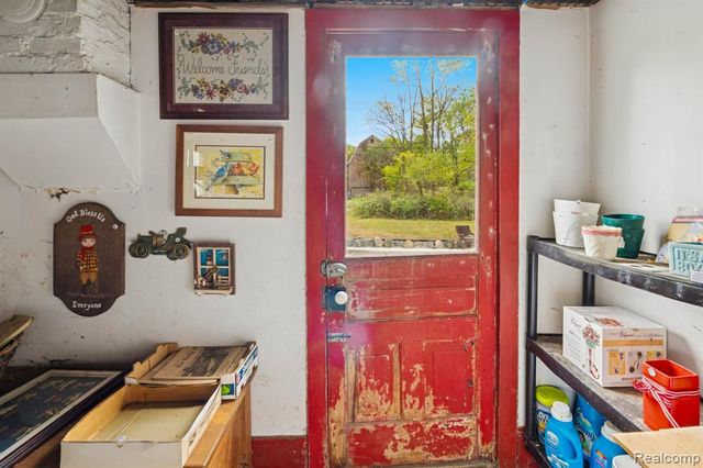 13278 9 Mile Road, South Lyon, MI 48178