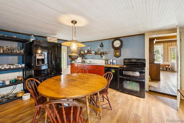 13278 9 Mile Road, South Lyon, MI 48178