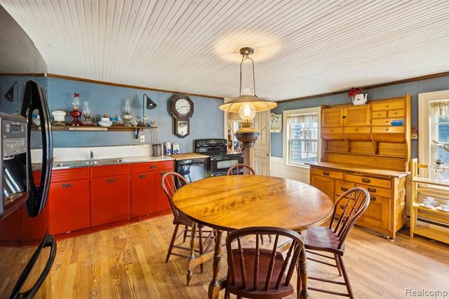 13278 9 Mile Road, South Lyon, MI 48178