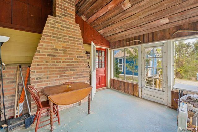 13278 9 Mile Road, South Lyon, MI 48178