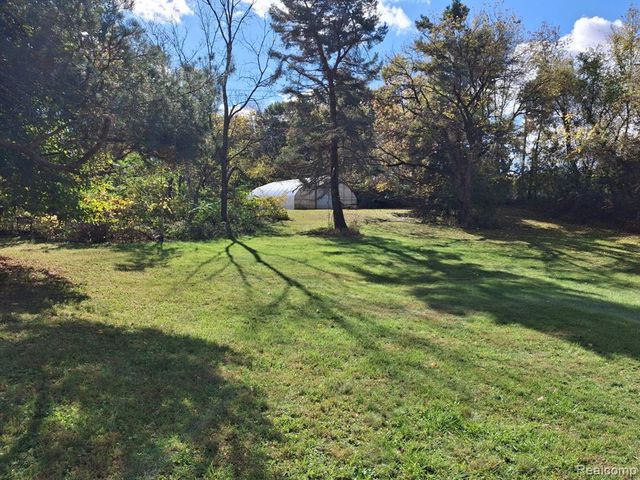 13278 9 Mile Road, South Lyon, MI 48178