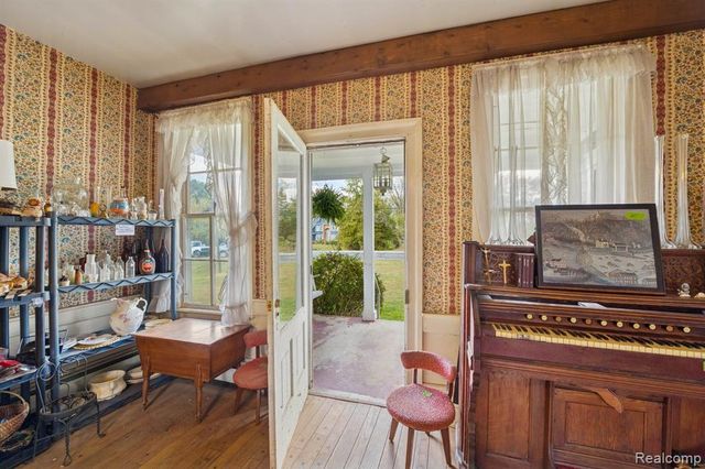 13278 9 Mile Road, South Lyon, MI 48178