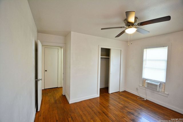 303 E FAUST ST, New Braunfels, TX 78130