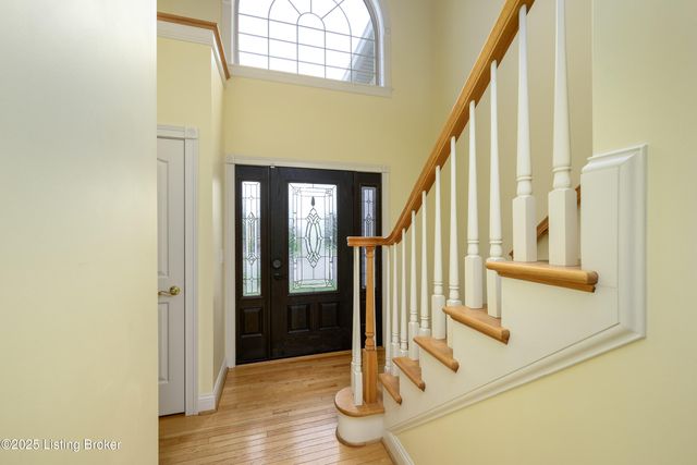 12002 Masters Pointe Point, Sellersburg, IN 47172