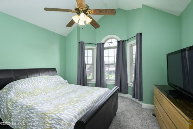 12002 Masters Pointe Point, Sellersburg, IN 47172