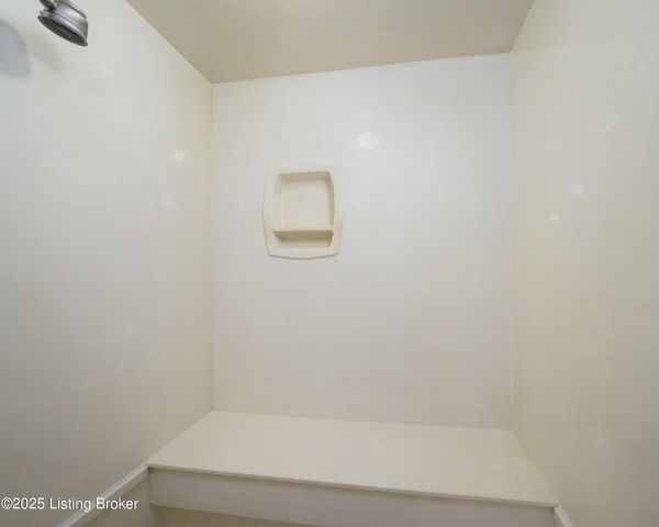 12002 Masters Pointe Point, Sellersburg, IN 47172