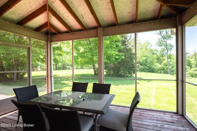 12002 Masters Pointe Point, Sellersburg, IN 47172