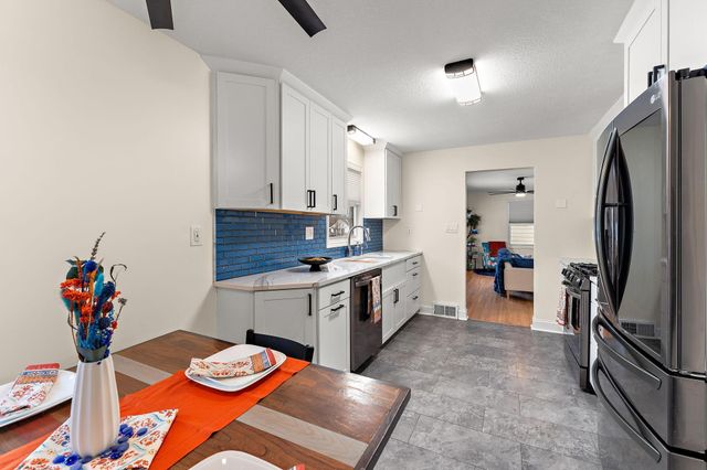 221 9th Street S, South Saint Paul, MN 55075