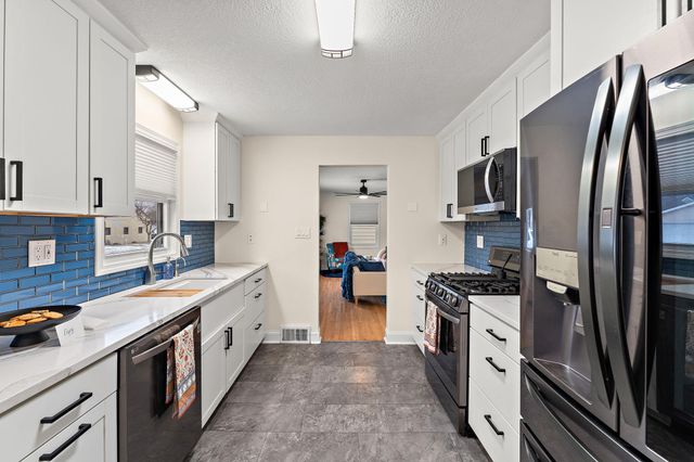 221 9th Street S, South Saint Paul, MN 55075