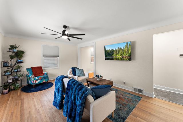 221 9th Street S, South Saint Paul, MN 55075